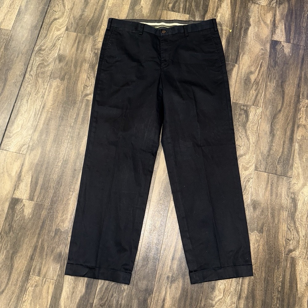 Eddie Bauer Men's Black Wrinkle Resistant Relaxed Fit Pleated Dress Pants SZ 38‎